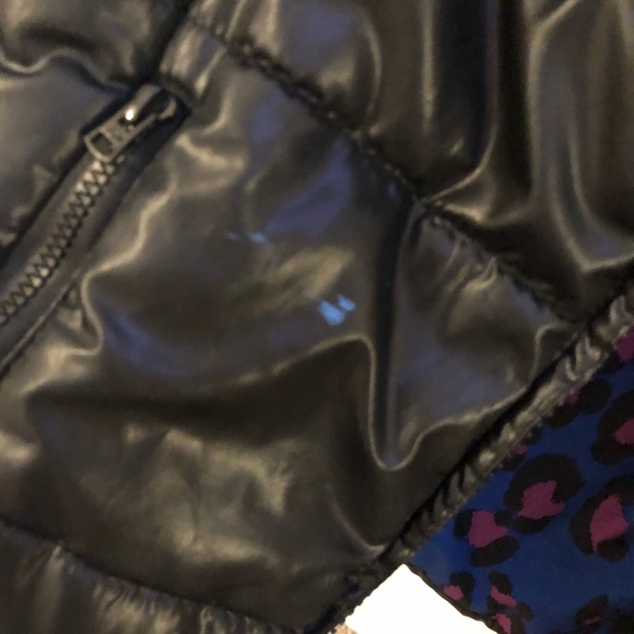 Aeropostale Black Puffer Zip Vest with print liner - Picture 6 of 6
